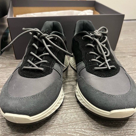 ECCO ST.1 Sneaker Magnet Dark Shadow Suede
Comfort Shoes Men's Size 7.5 - Picture 2 of 5